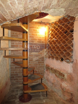 scale cantina - UNIFAM. AFFIANCATA CARRè (VI)